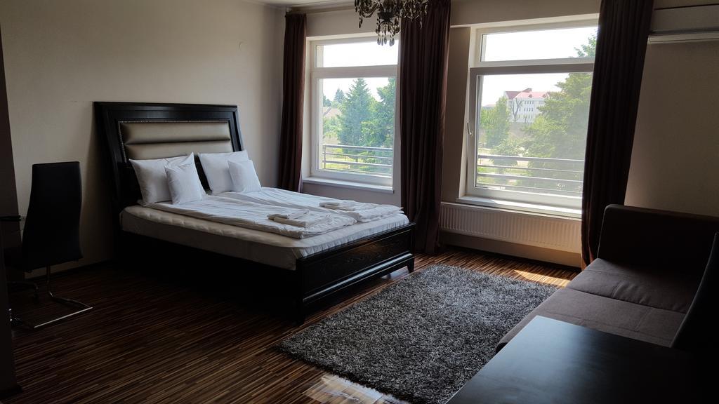 Sunlight Studio Apartment Oradea Dış mekan fotoğraf